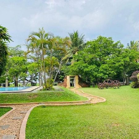 Dampe Resort Пилияндала Екстериор снимка