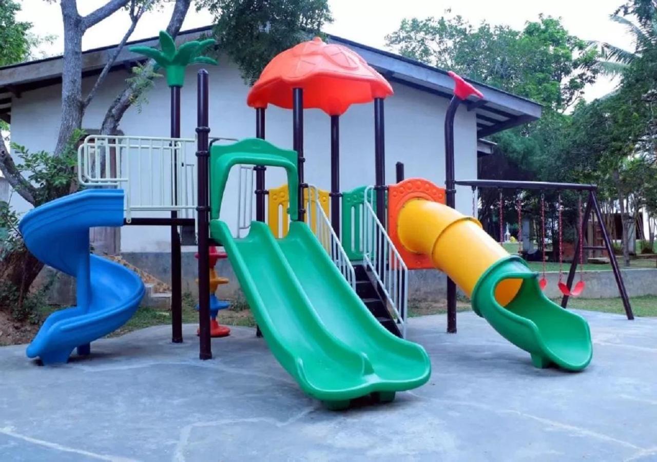 Dampe Resort Пилияндала Екстериор снимка